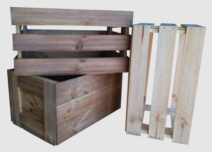 Open and gourmet lettuce crates, with vintage stain