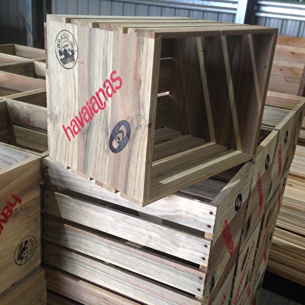 Havaianas aged wooden crates with two colour logo application