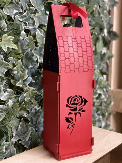 Red wine bottle gift box with rose motif